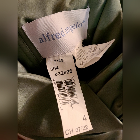 Dress - Picture 3 of 5